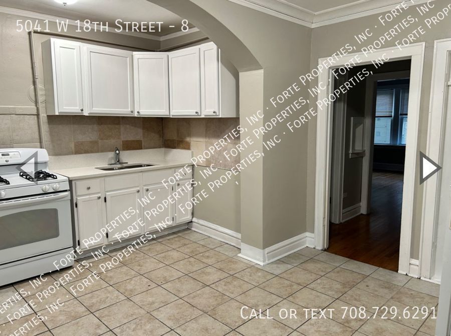 5041 W 18th St Unit 8, Cicero, IL 60804 Room for Rent in Cicero, IL