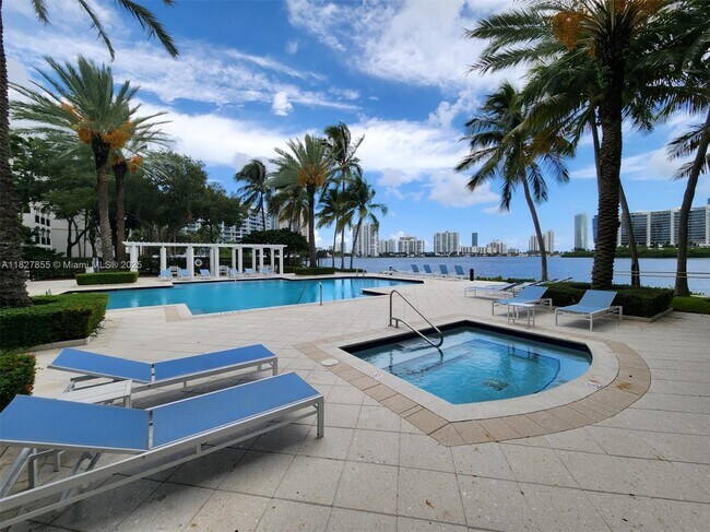Foto del edificio - 3205 NE 184th St