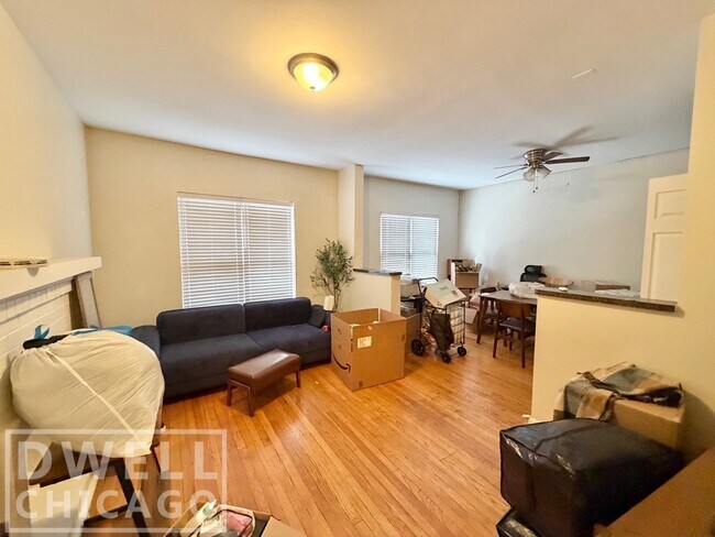 Foto del edificio - 732 W Roscoe St