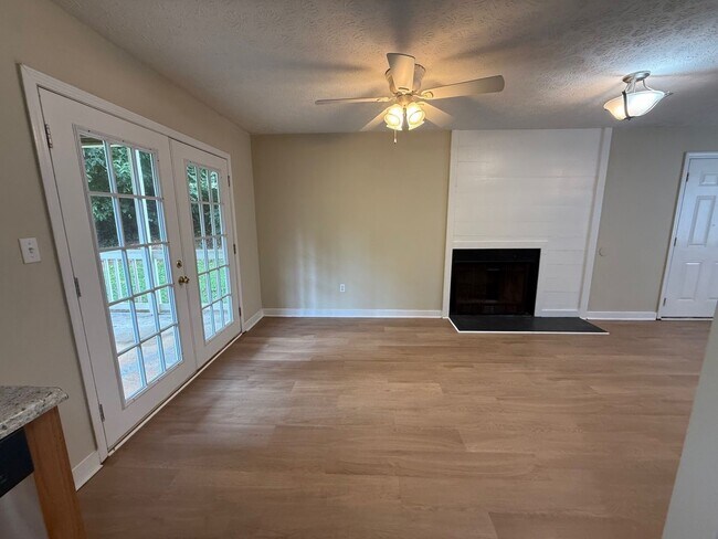 Foto del edificio - PRE-LEASING FOR AUGUST 2025!