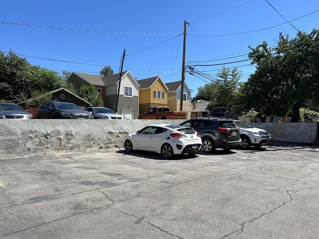 Building Photo - 808 E 300 S