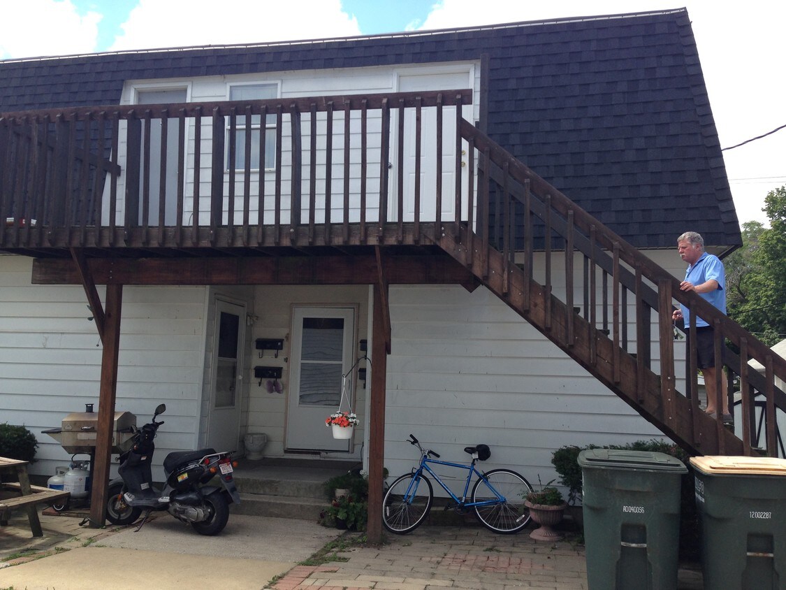 403 Brown St, Valparaiso, IN 46383 Apartments in Valparaiso, IN