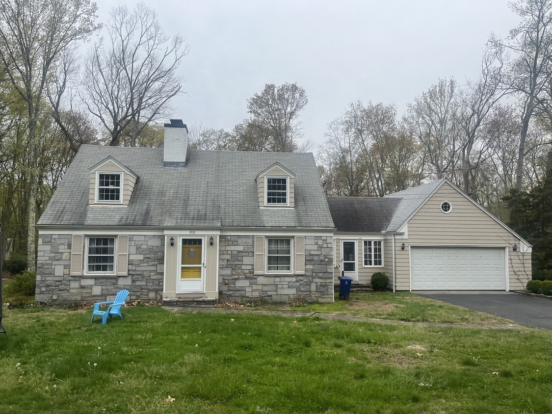 312 Fairlea Rd, Orange, CT 06477 House Rental in Orange, CT