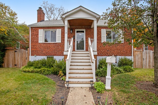 Building Photo - 2113 S Quebec St