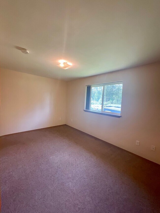 Foto del edificio - Spacious 3 Bedroom, 2 Bathroom Home!