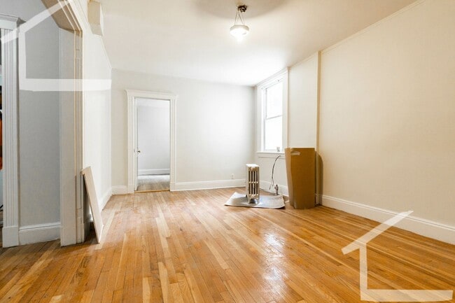 Building Photo - Awesome two bedroom