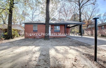 Building Photo - 5821 Freeland Dr
