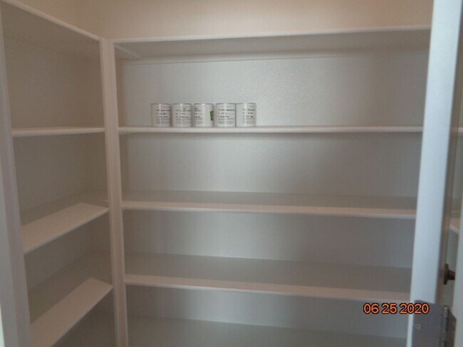 Foto del edificio - 519 Datura Dr