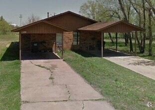 Building Photo - 1306 Nancy Dr