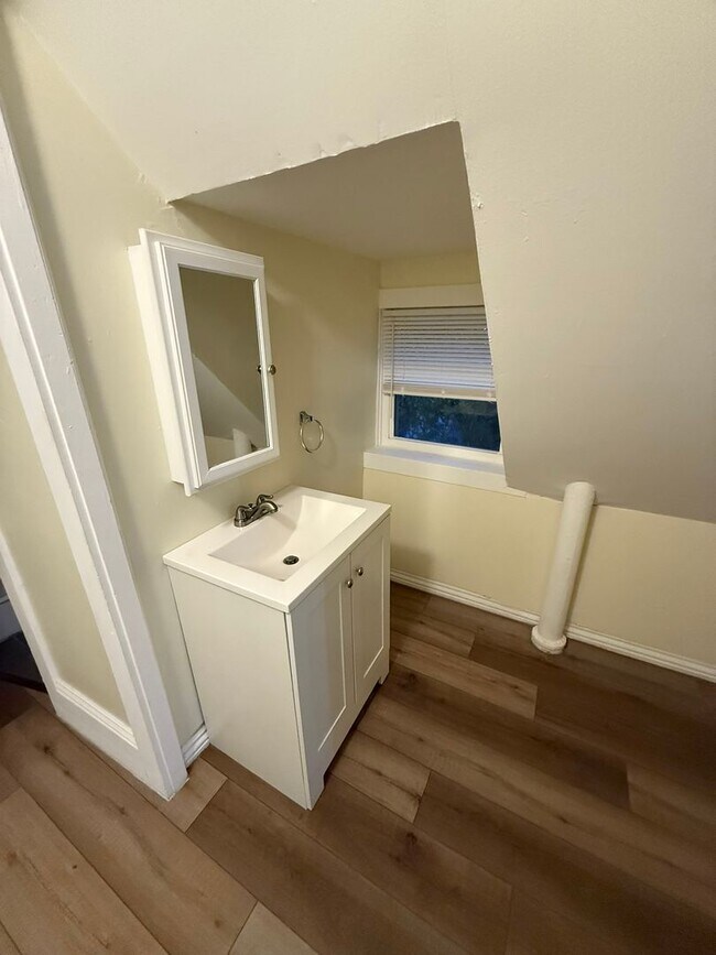 Foto del edificio - *Friendly Road, LLC 3404-3406 Walton Ave