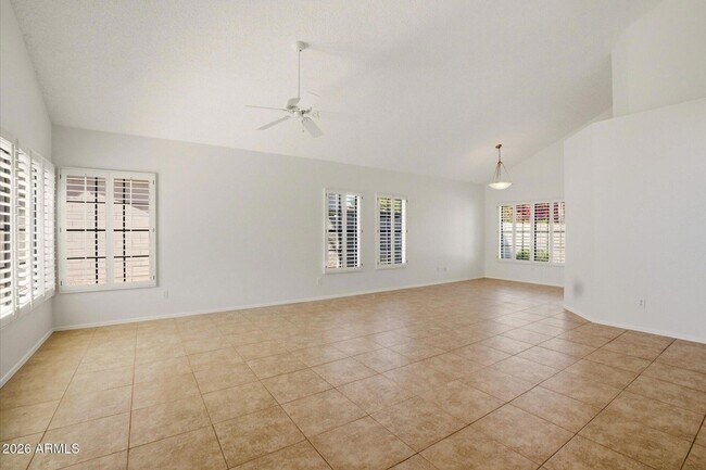 Foto del edificio - 9012 E Sutton Dr