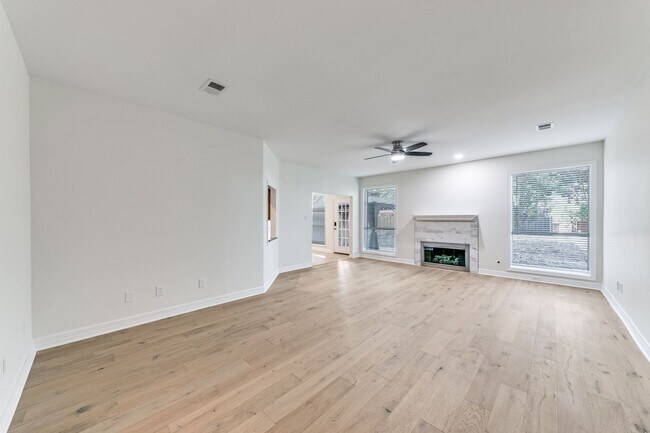 Building Photo - 2908 Shadywood Ln