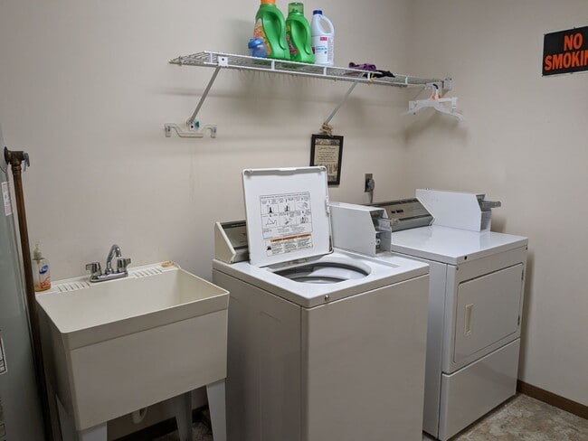 Laundry - 6308 6th Street Frontage Rd E