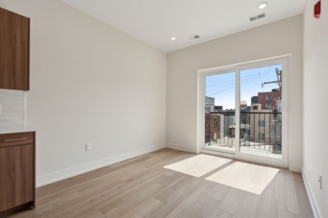 Interior Photo - The Archer