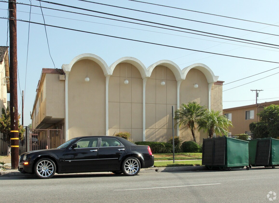 Building Photo - 8111 Stewart and Gray Rd