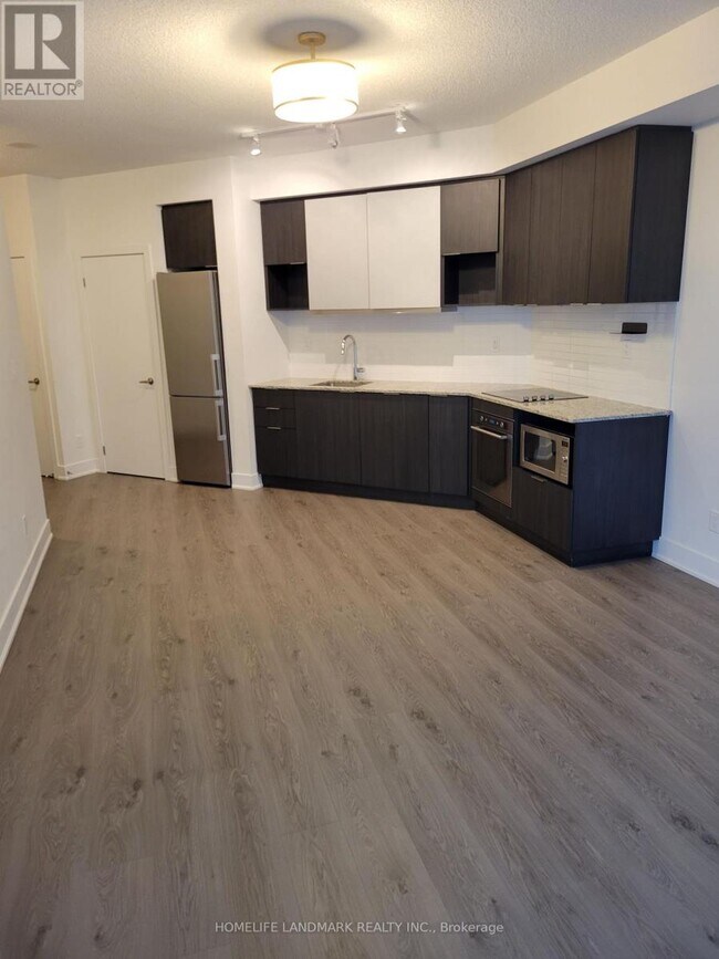 Photo du bâtiment - 99 The Donway W