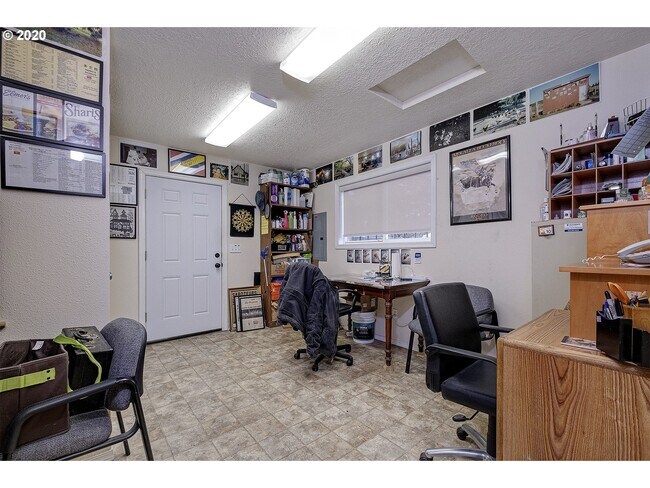 Building Photo - 5762 Southeast 82nd Avenue