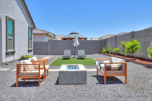 Building Photo - 37903 W San Clemente St
