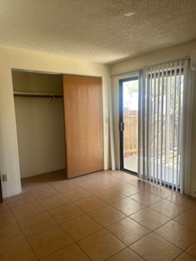 Foto del edificio - 2241 N Treat Ave