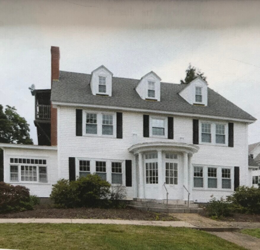 Primary Photo - 180 Bridge St