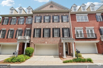 Building Photo - 2315 English Ivy Ct