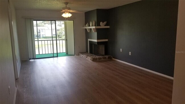 Building Photo - 128 Lakeside Dr