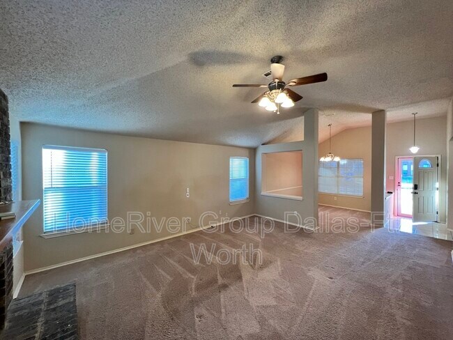 Building Photo - 985 Cassion Dr