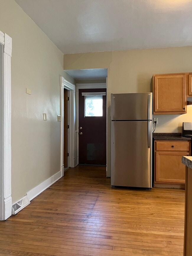 Building Photo - 3104 S Griffin Ave