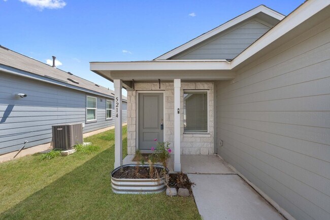Building Photo - Charming 3-Bed Home with Fenced Yard and Garage in San Antonio – $1,600/mo