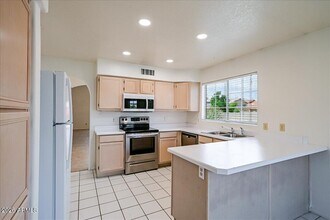 Building Photo - 19324 N 75th Dr