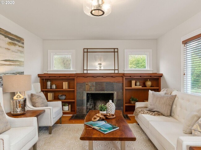 Building Photo - 4 Bed Richmond Corner Lot Craftsman w/Outs...