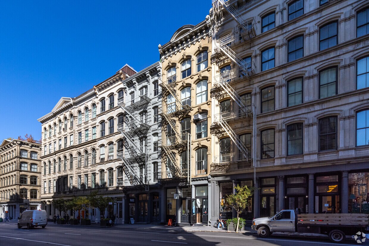 Primary Photo - 458 Broome St