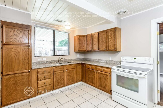 Foto del edificio - 321 Brennan Ct