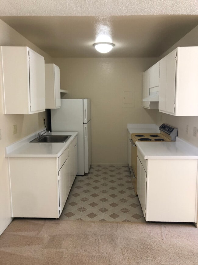 Building Photo - 330 Sierra Vista Ave