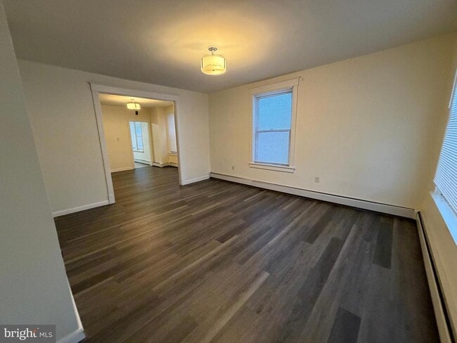 Building Photo - 1552 Delaware Ave