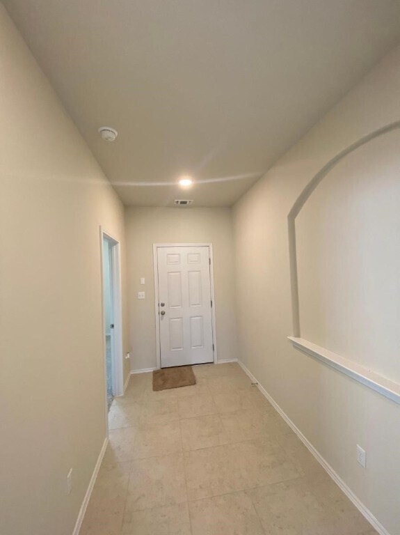 Building Photo - 142 Goldfinch Dr