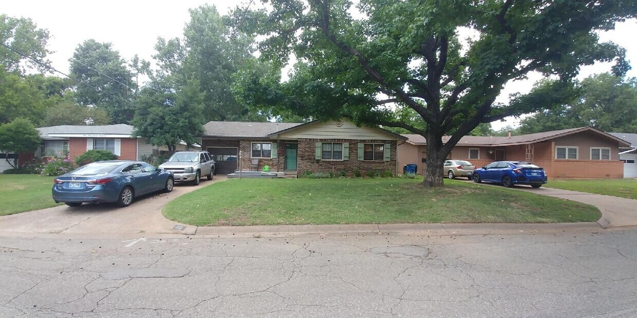 112 W Hartman Ave, Stillwater, OK 74075 House Rental in Stillwater