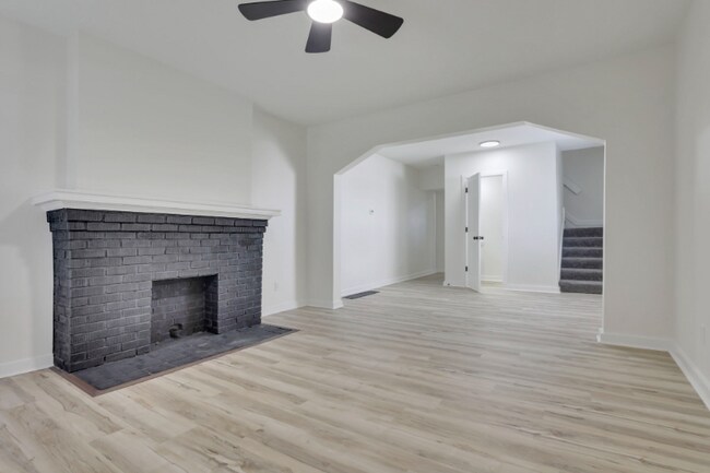 Building Photo - 1359 Kent St