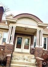 Building Photo - 4216 W 8th St