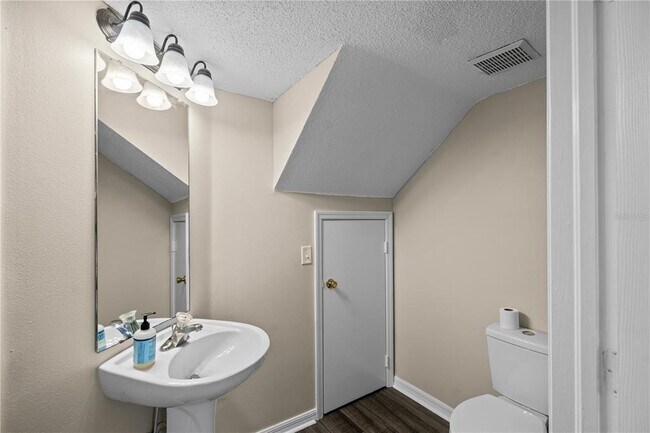 Foto del edificio - 4120 Gradstone Pl