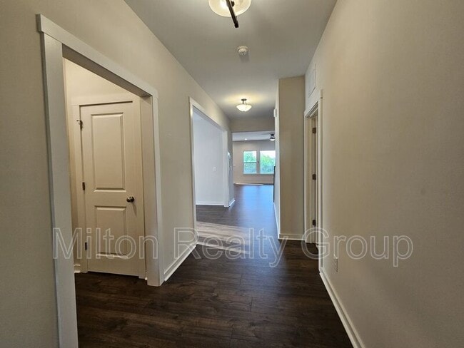 Building Photo - 217 Walker Grv Ln