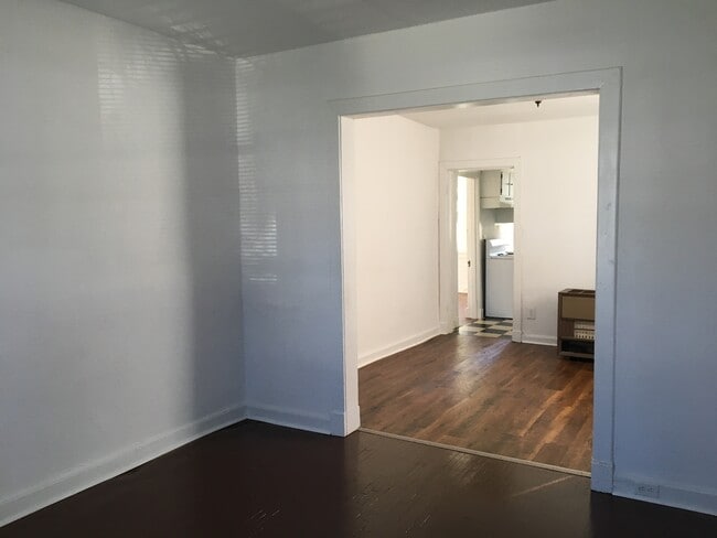 Building Photo - 2013 Maplewood Ave