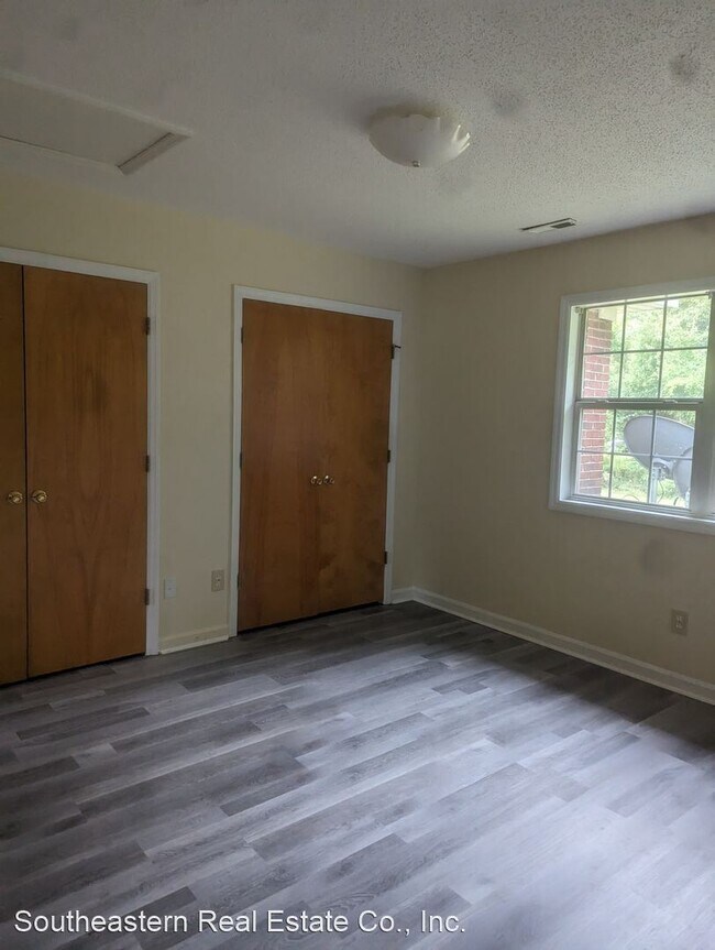 Building Photo - 2 br, 1.5 bath House - 733 NC 24/50 HWY
