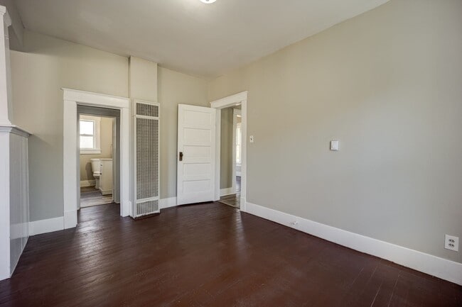 Building Photo - 1704 S Q St