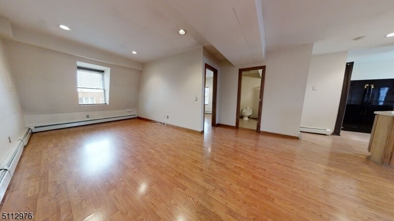 Primary Photo - 214 E Broad St