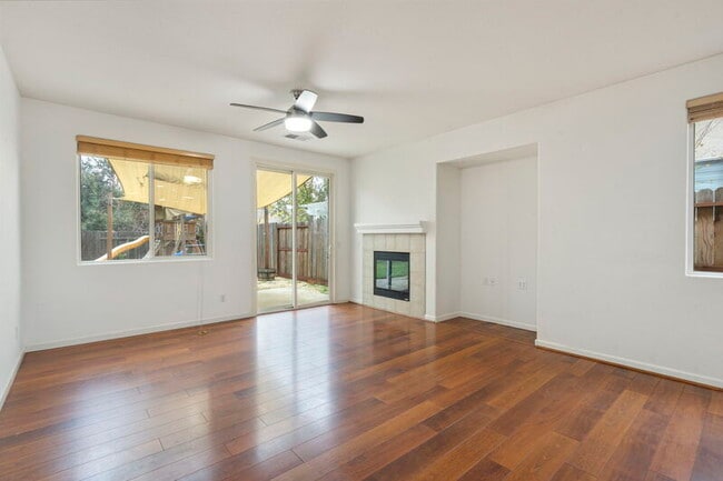 Foto del edificio - 5755 Amnest Way