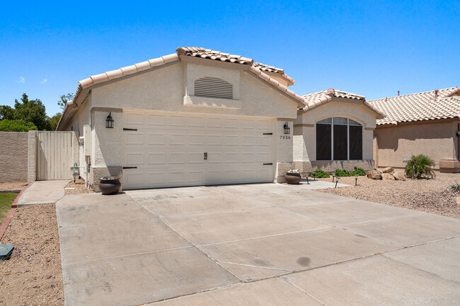 Building Photo - 7936 W Taro Ln