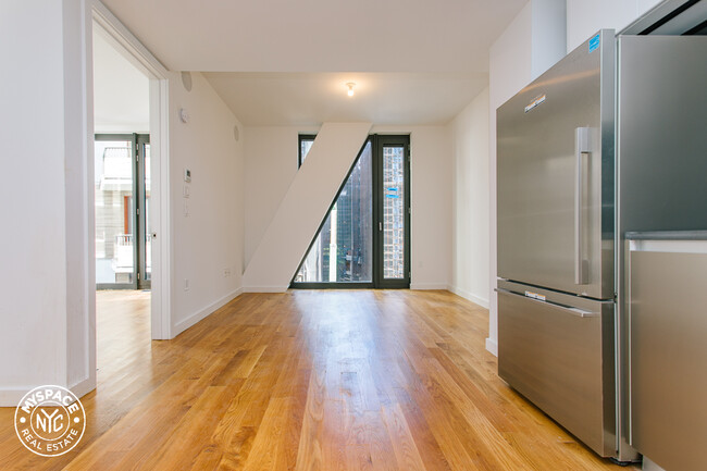 Building Photo - 54 Noll St