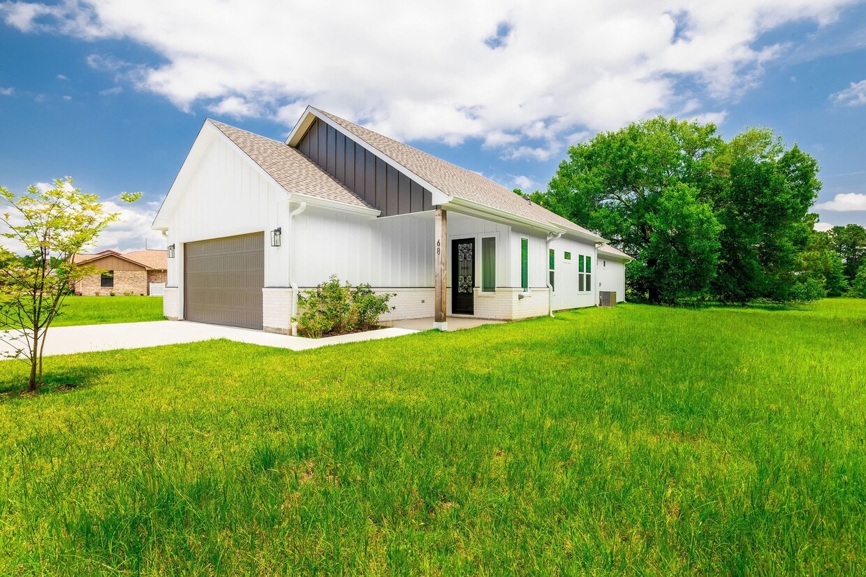 Foto principal - 68 Fairway Dr