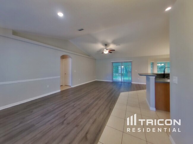 Foto del edificio - 231 Debary Dr